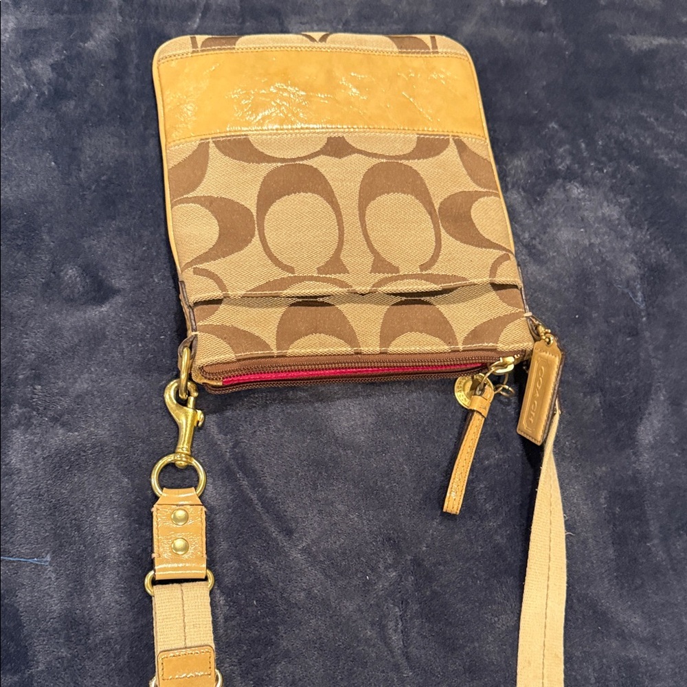 Coach Crossbody Bag - Picture 4 of 7